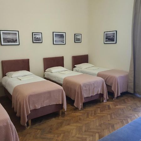 Hello Aparthotels Красков Екстериор снимка